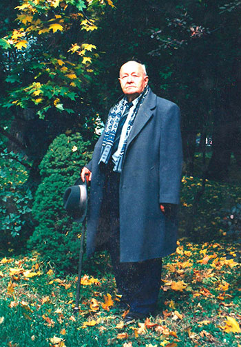 Іван Макогон у день свого 89-річчя (1996 рік).