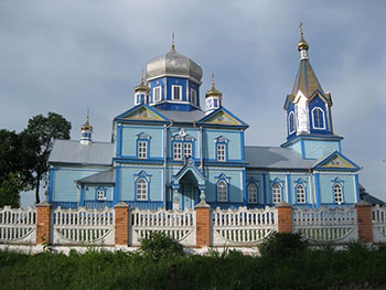 Церква св. Трійці в селі Теслугові. (Фото: Володимир Рожко)