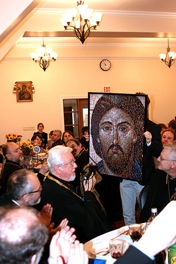Ікону Ісуса Христа виготовили з фотографій дітей православних закордонних українців.